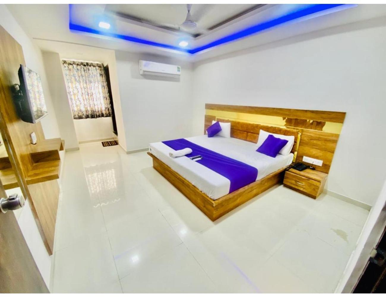 Hotel Paradise, Naroda Αχμπανταμπάντ Εξωτερικό φωτογραφία