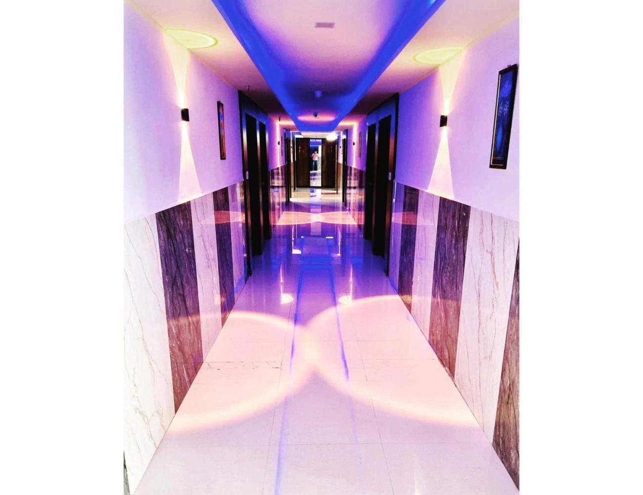 Hotel Paradise, Naroda Αχμπανταμπάντ Εξωτερικό φωτογραφία